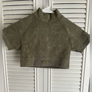 Bo+Tee XS Crop Top in Khaki